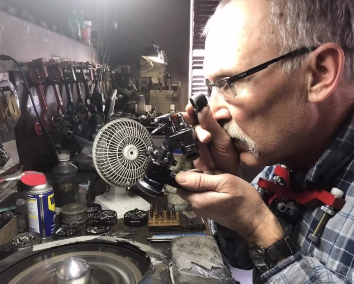 Expert diamond cutter hard at work!